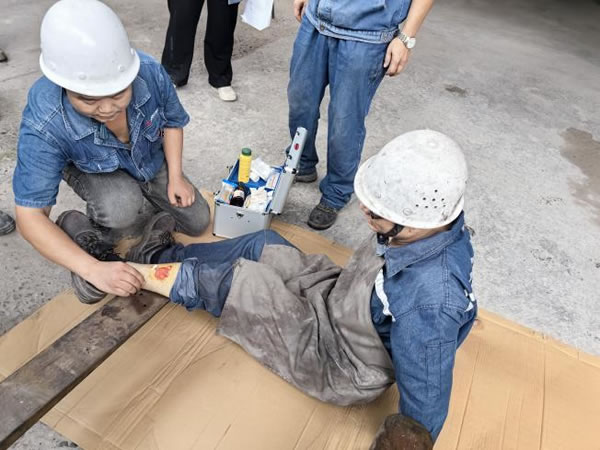 公司开展特种设备事故应急演练活动1.jpg