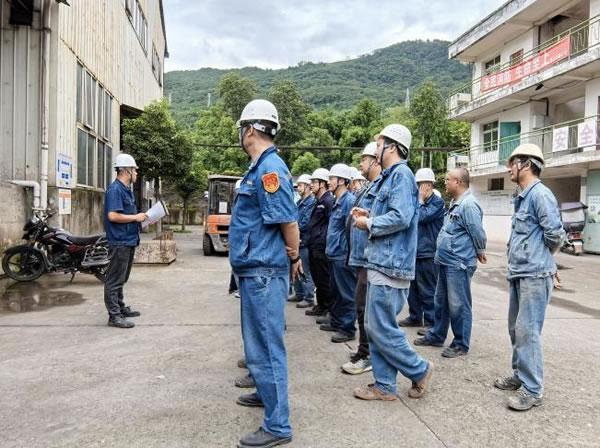 公司开展特种设备事故应急演练活动2.jpg